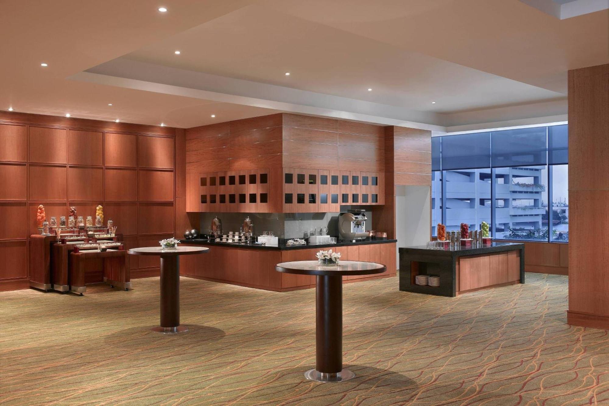 Jw Marriott Hotel Medan Restaurant foto